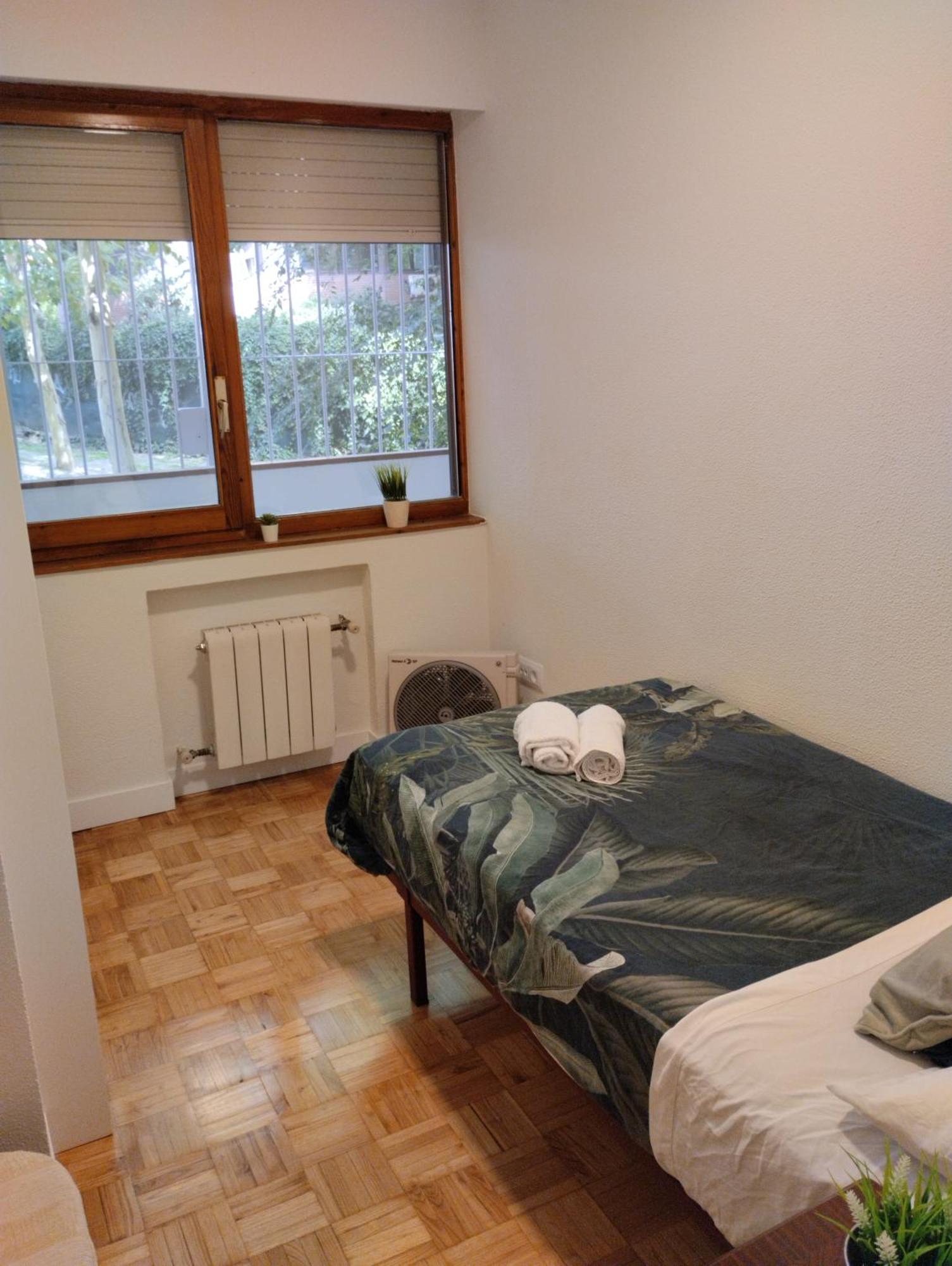 Habitacion Confort En Chamartin 马德里 外观 照片